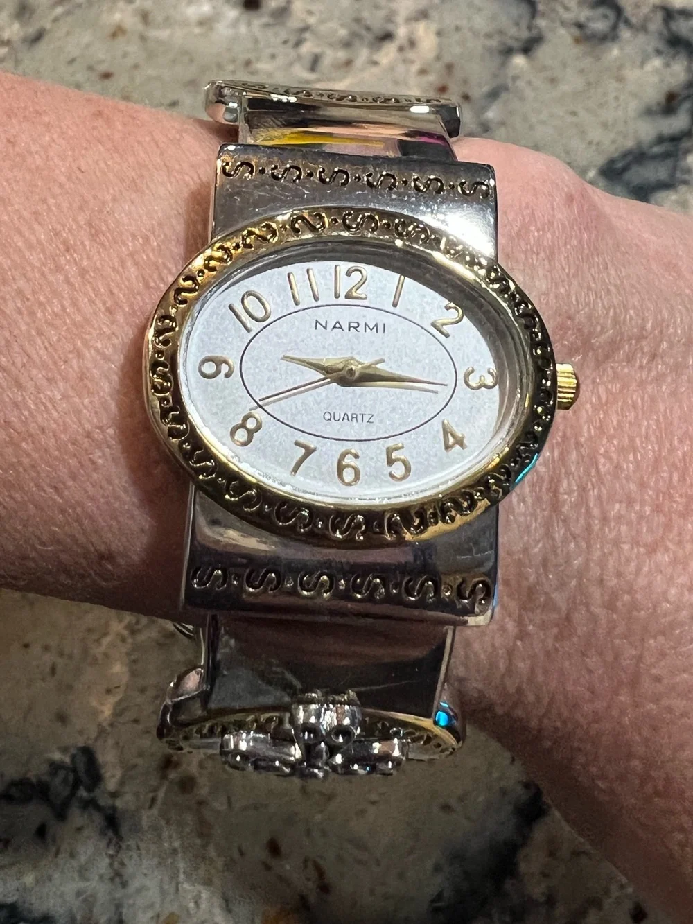 Vintage Style Two-Tone Women's Bracelet Watch in Gold and Silver